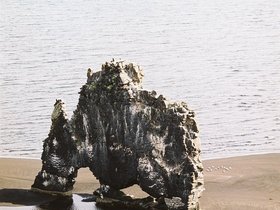 103-peninsule_de_vatnsnes-hvitserkur.jpg